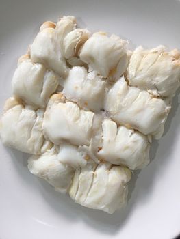 Steam crab meat ready to eat on dish.