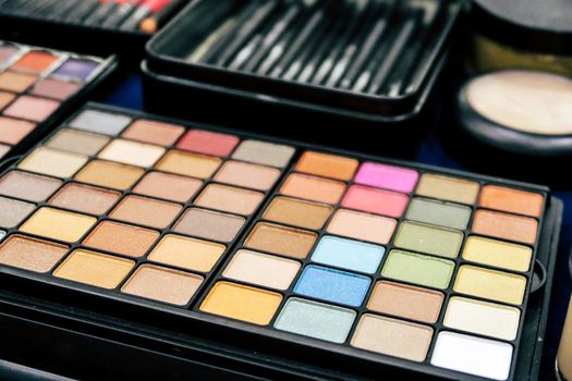Eye shadow palette and brushes