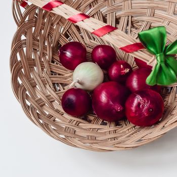 red onion and white onion wicker basket