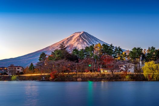 Autumn Season and Mountain Fuji at Kawaguchiko lake, Japan.