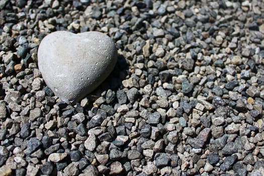 The picture shows a heart of stone.