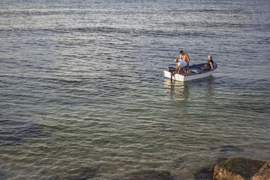 Rower on boat in Sicly