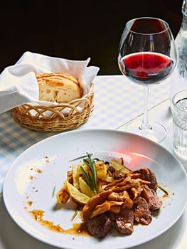 potatoes fried with mushrooms and beef