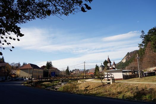 Autumn trips through the Bran-Rucăr corridor
Bran Castle in the light of autumn, history and legends.