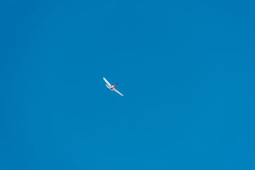 Démonstration des 9 alphajets de la patrouille de France lors d'un meeting aérien