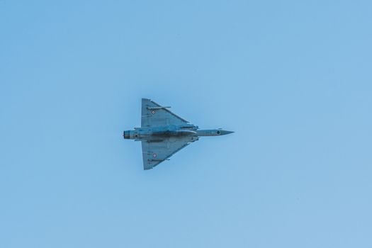 Démonstration des 9 alphajets de la patrouille de France lors d'un meeting aérien