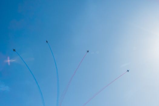 Démonstration des 9 alphajets de la patrouille de France lors d'un meeting aérien