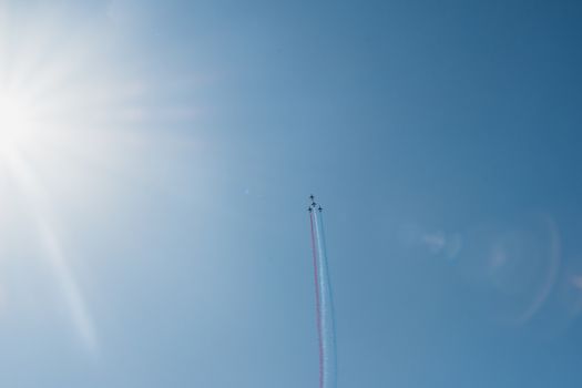 Démonstration des 9 alphajets de la patrouille de France lors d'un meeting aérien