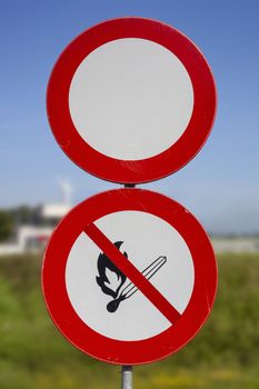 No smoking, No open flame; Fire, open ignition source and smoking prohibited signs
