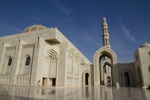 Al Fateh Grand Mosque in the city of Manama, Kingdom of Bahrain, Middle East