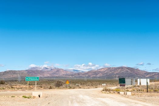 A junction on road R356 to Ceres in the Western Cape Province. Snow is visible on Matroosberg
