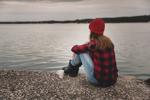 Beautiful woman enjoying her day in the lake