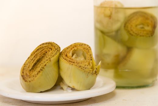 pickled heart of artichoke in vinegar