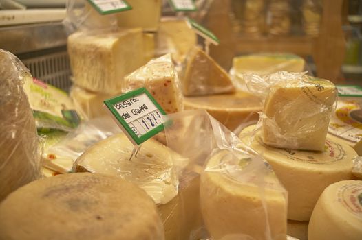 Sell cheeses to refrigerated: many types of this particular product at hand.