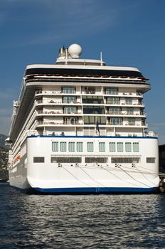 Big cruise ship