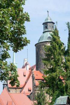 Czocha Castle - a defensive border castle located in the town of Sucha (Czocha), Leśna commune, at the Leśniański Lagoon in Kwisa in the Polish part of Upper Lusatia. The original name was probably Czajków (1329: castrum Caychow), before 1945 Tzschoch.