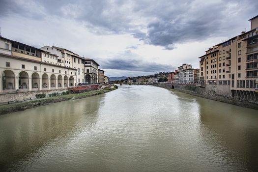Arno river that runs through Florence