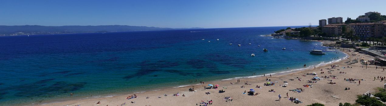 Holidays in southern Corsica.
Discovery of the Sanguinaires Islands, next to the city of Ajaccio