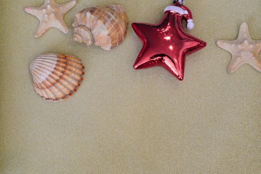 Christmas decorations and Christmas toys combined with sea stars and shells