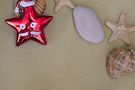 Christmas decorations and Christmas toys combined with sea stars and shells