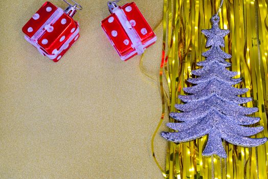 Christmas decorations and Christmas toys combined with sea stars and shells