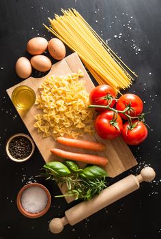 Ingredients for the preparation of an Italian pasta dish