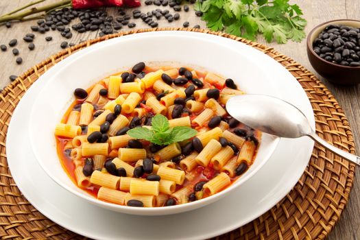 original pasta and black beans soup