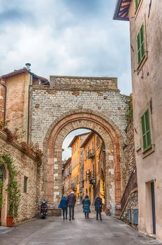 Walking in the picturesque and ancient streets of Assisi, one of the most beautiful medieval towns in central Italy
