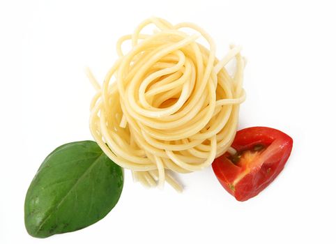 iitalian spaghetti with basil and tomato