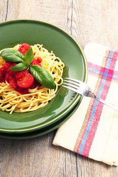 iitalian spaghetti with basil and tomato