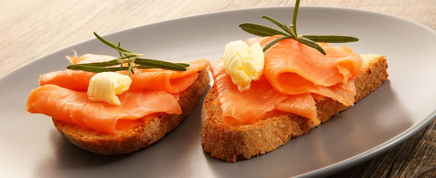 Exquisite bread croutons with smoked salmon