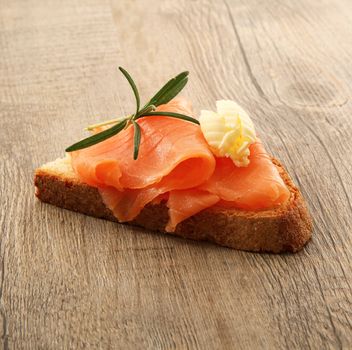 Exquisite bread croutons with smoked salmon