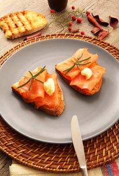 Exquisite bread croutons with smoked salmon