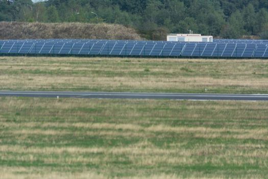 Panorama of the solar system of Weeze Airport.
The airport uses huge solar parks to cover its own energy consumption.