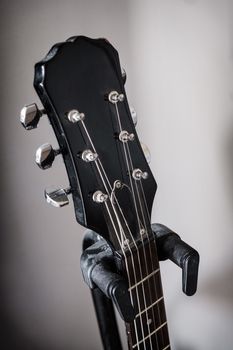 guitar holder headstock or peghead vertical .
