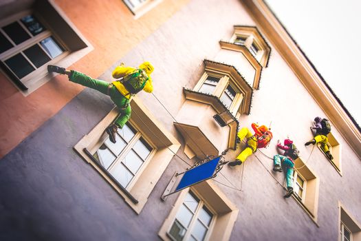 climbing body positions on urban group climb .