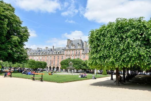 visit of Paris, Seine quay and Eiffel tower, walk in the parks of the capital of France in summer