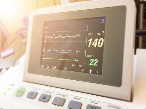 screen monitor measuring cardiac rate in a hospital