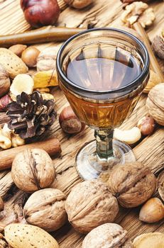 Aromatic alcohol from nuts.Nut liquor.Tincture on nuts.Italian liquor