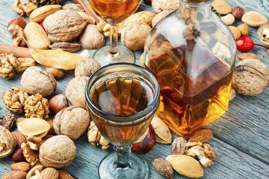 Aromatic alcohol from nuts.Nut liquor.Tincture on nuts.Italian liquor