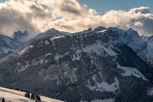 Wonderful winter hike from Restaurant Eggli over the Forstseeli and Diepoldsauer sponge to the Fähnerenspitz in the Appenzeller Land in Switzerland