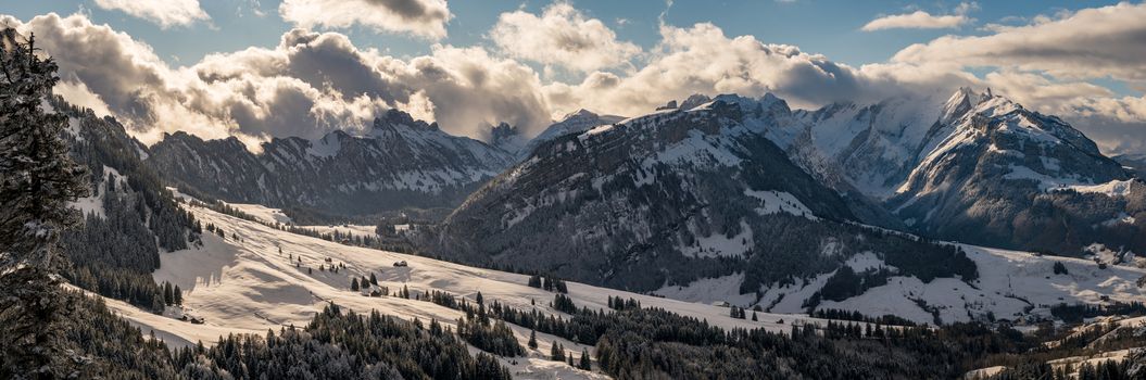 Wonderful winter hike from Restaurant Eggli over the Forstseeli and Diepoldsauer sponge to the Fähnerenspitz in the Appenzeller Land in Switzerland