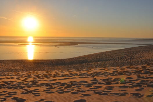 holidays around the Arcachon bay and the pilat dune, France.
summer evening on the beach