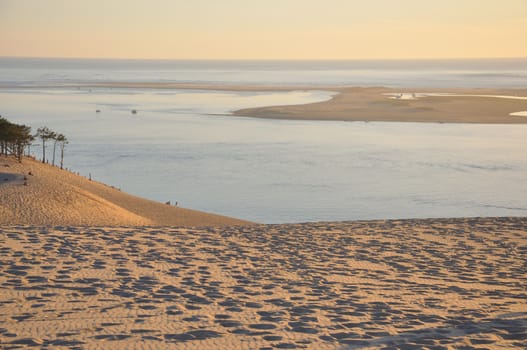 holidays around the Arcachon bay and the pilat dune, France.
summer evening on the beach