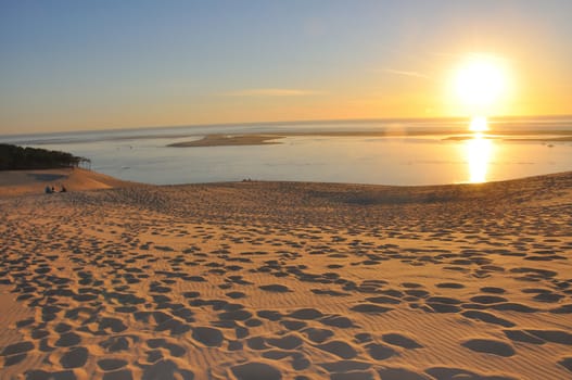holidays around the Arcachon bay and the pilat dune, France.
summer evening on the beach