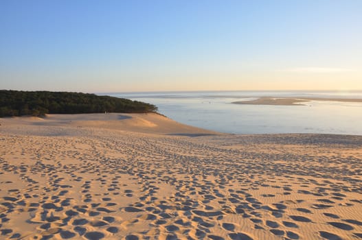 holidays around the Arcachon bay and the pilat dune, France.
summer evening on the beach