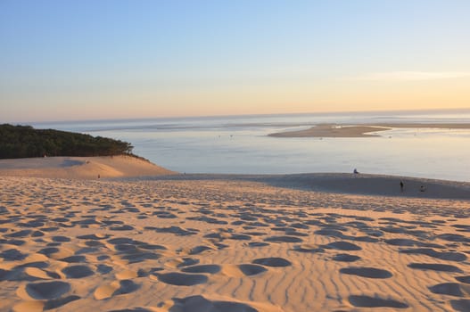 holidays around the Arcachon bay and the pilat dune, France.
summer evening on the beach