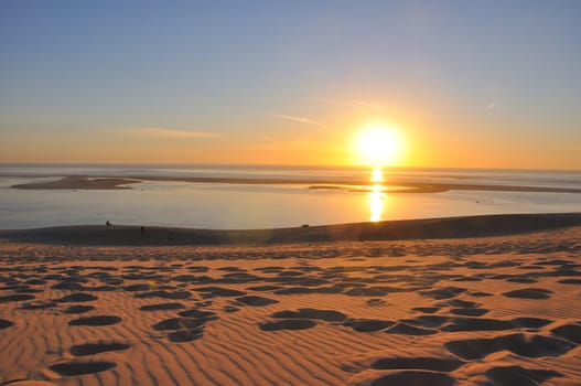 holidays around the Arcachon bay and the pilat dune, France.
summer evening on the beach
