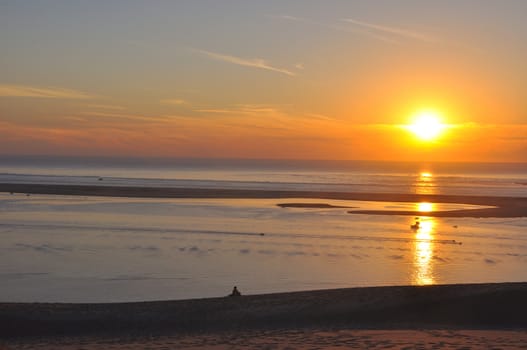 holidays around the Arcachon bay and the pilat dune, France.
summer evening on the beach