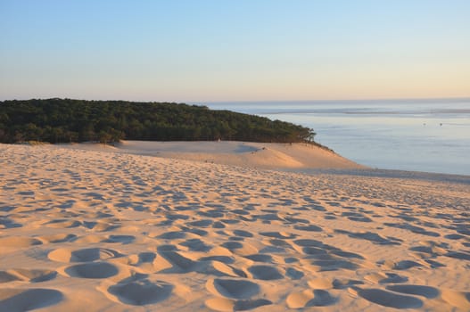 holidays around the Arcachon bay and the pilat dune, France.
summer evening on the beach